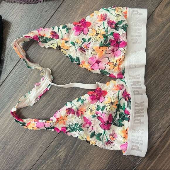 Victoria’s Secret lot!! Panties and bralettes and lingerie - Picture 11 of 16